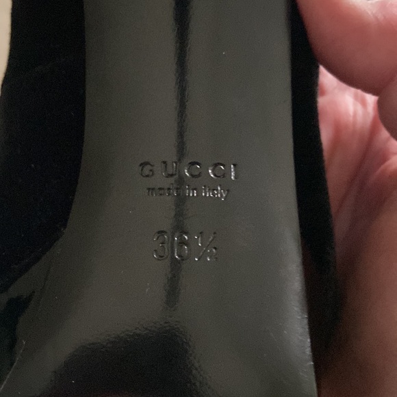 Gucci Velvet T-Strap Peep Toe - Picture 7 of 7